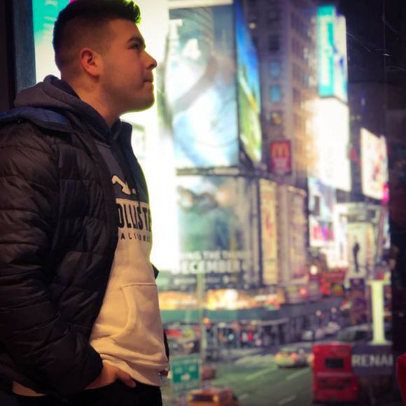 Meet your Posher, Lucas - Picture 1 of 1